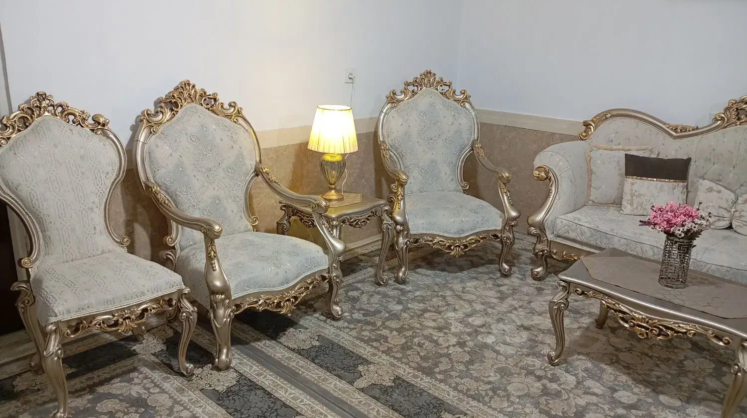 مبل 9نفره سلطنتی|مبلمان خانگی و میز عسلی|فردیس, شهرک شهید حسینی|دیوار