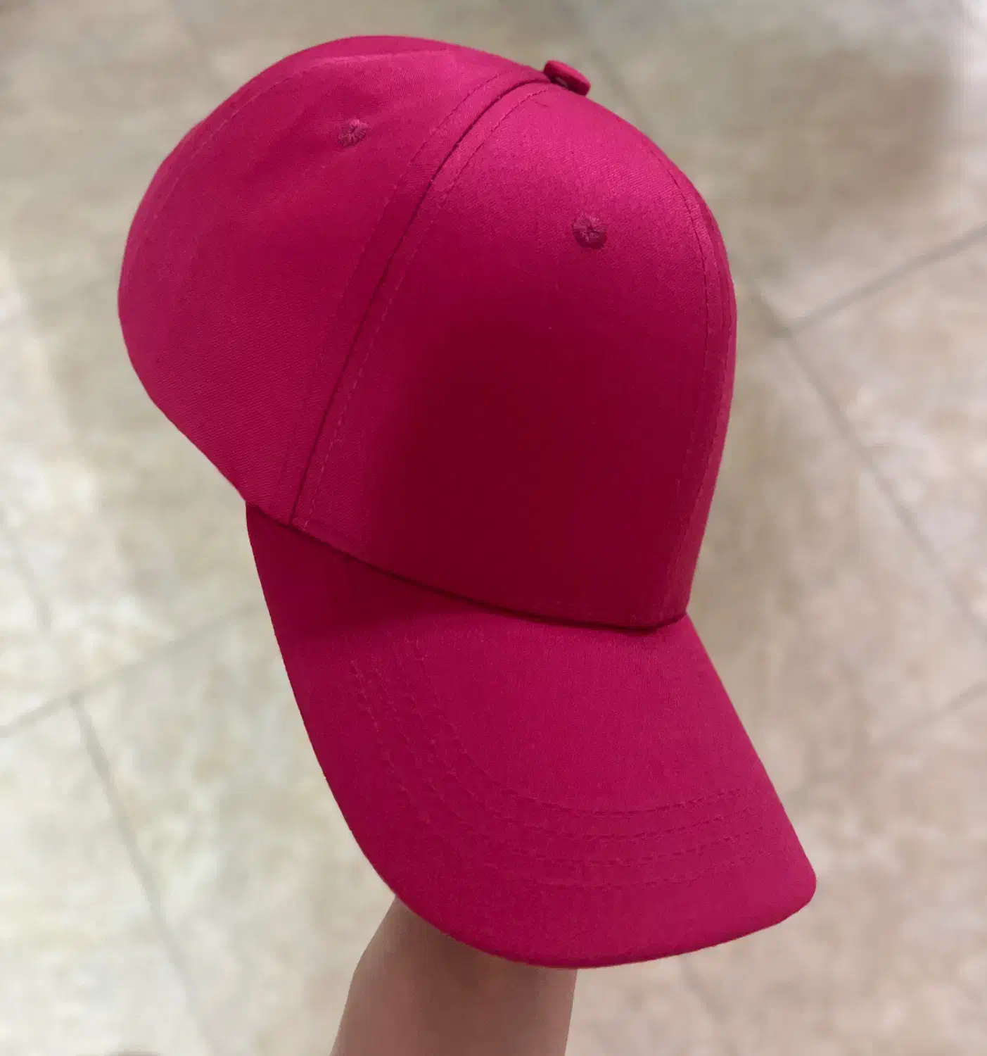 کلاه سرخ آبی دخترونه|لباس|رشت, گلزاران|دیوار