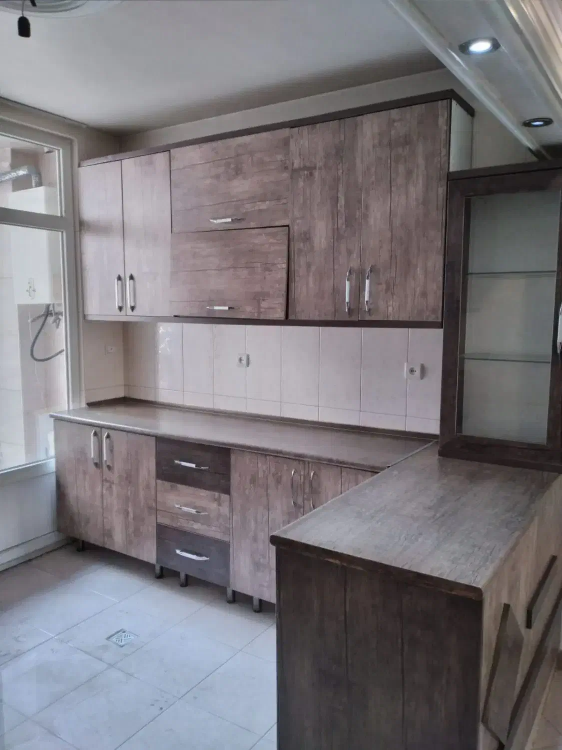 ۷۳ متر - ۱۱ ساله - تک واحدی / دامپزشکی - سلیمی