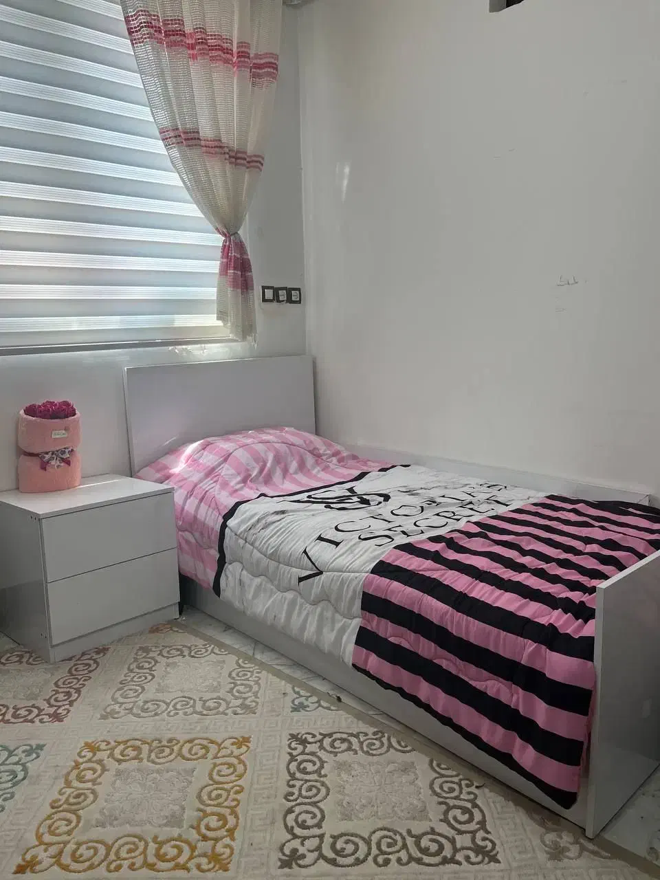 سرویس تخت و میز تحریر همراه با تشک|تخت و سرویس خواب|تربت جام, مطهری|دیوار