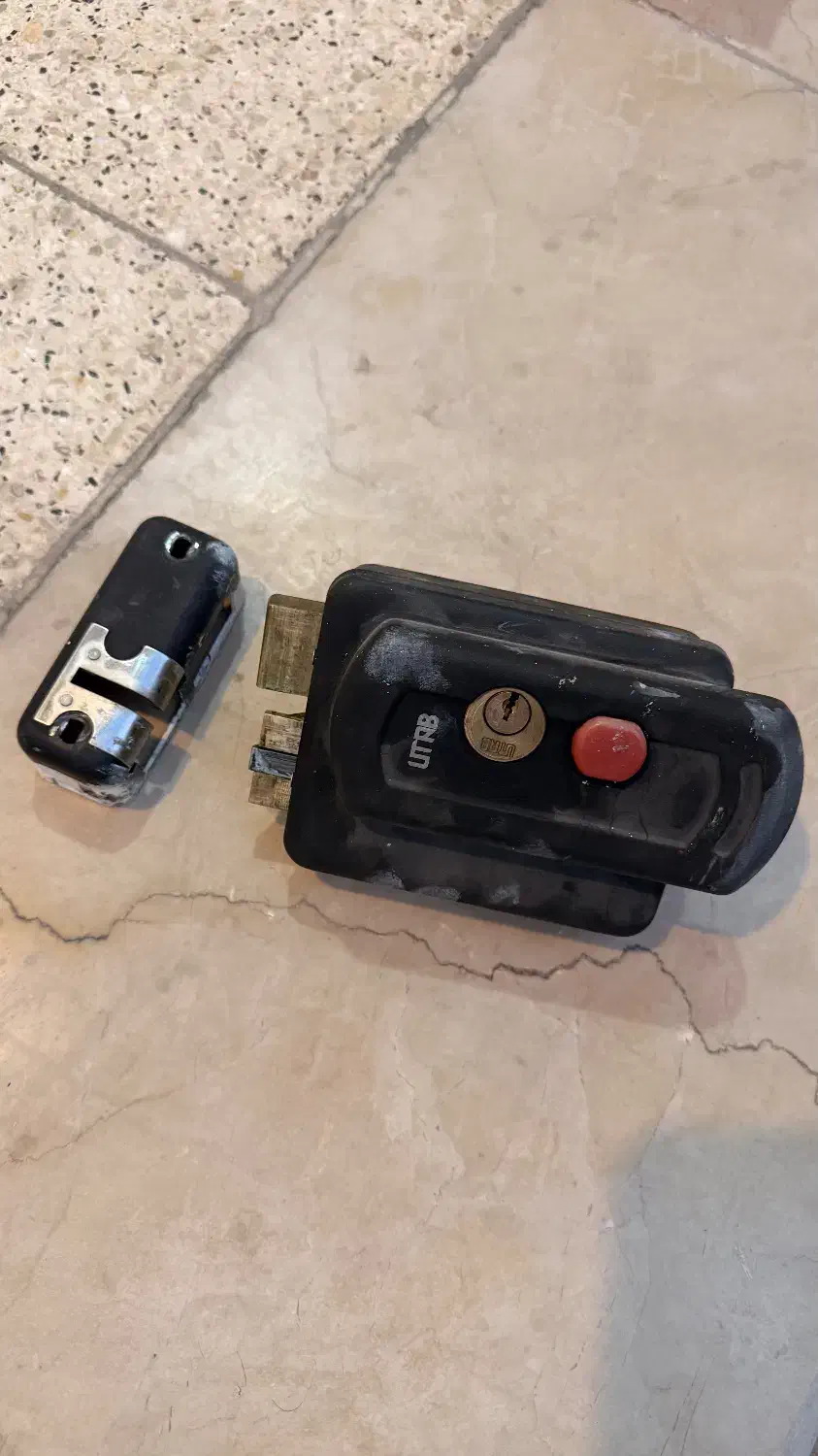 قفل درب حیاط یوتاب برقی مربعی|مصالح و تجهیزات ساختمان|شیراز, تلخ داش|دیوار