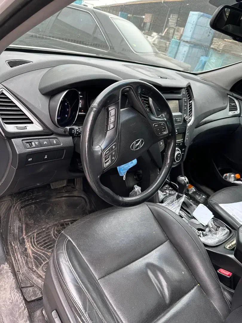 سانتافه 2016|خودرو سواری و وانت|صومعه‌سرا, |دیوار