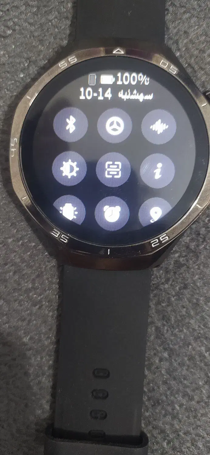 ساعت هوشمند فروش به دلیل نیاز مالی|ساعت|اصفهان, شیخ اشراق|دیوار