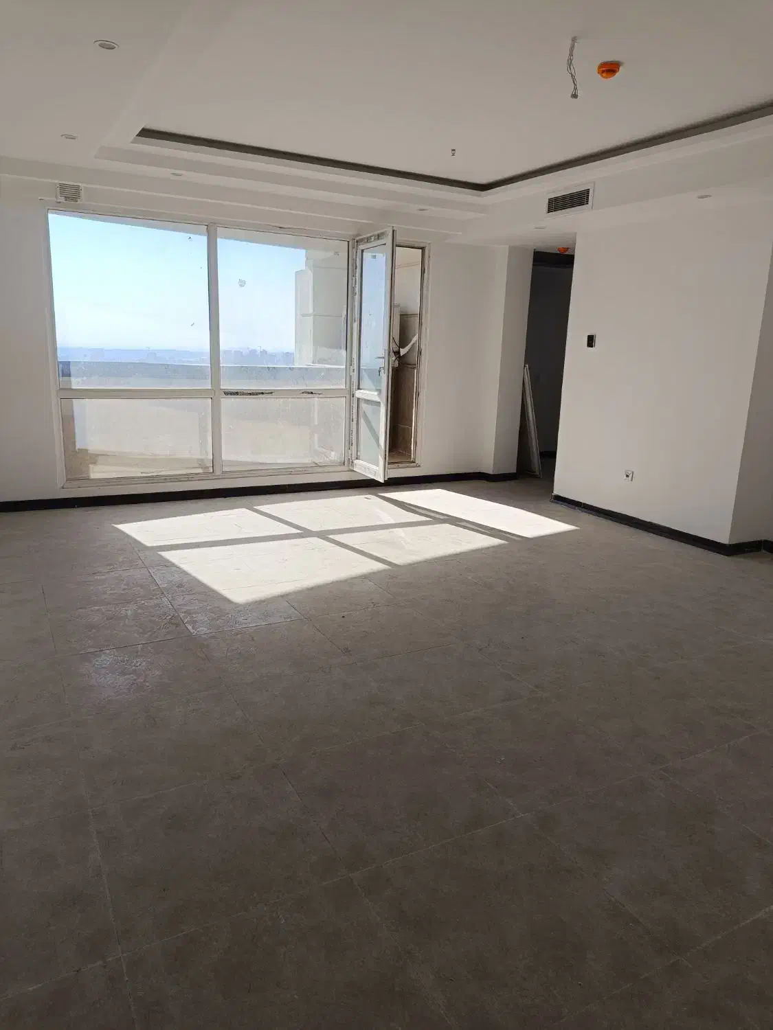 آپارتمان ۱۰۲ متر،ویو ابدی بدون مشرف،باشگاه،برج رزت