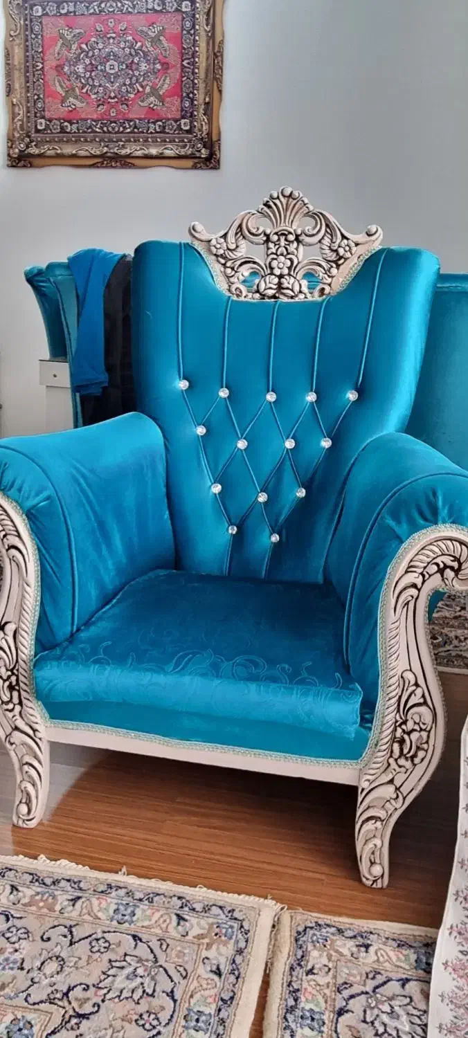 فروش فوری مبل هفت نفره کلاسیک|مبلمان خانگی و میز عسلی|قم, باجک یک|دیوار