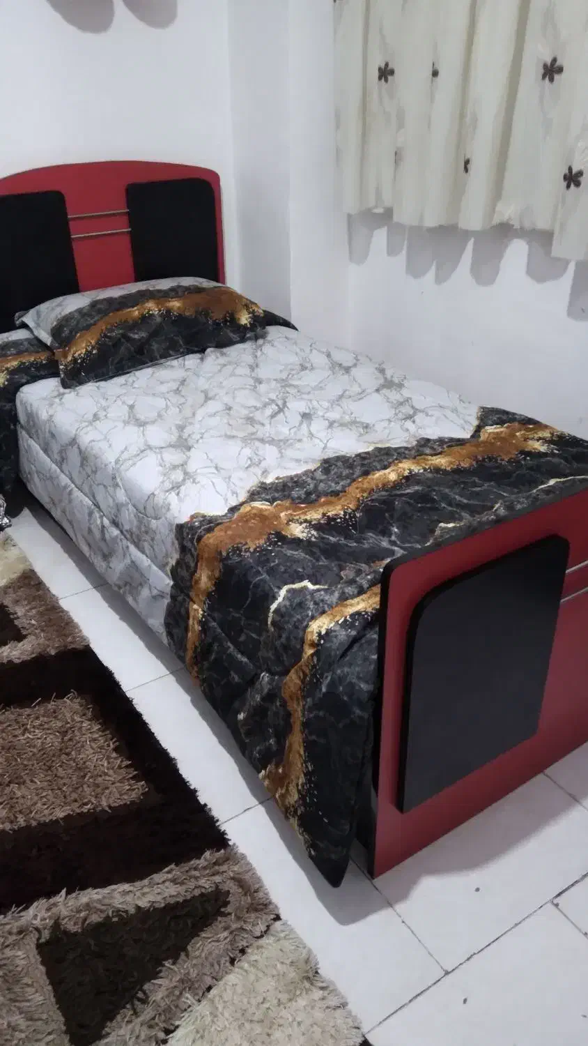 تخت وکمد|تخت و سرویس خواب|مهاجران, |دیوار