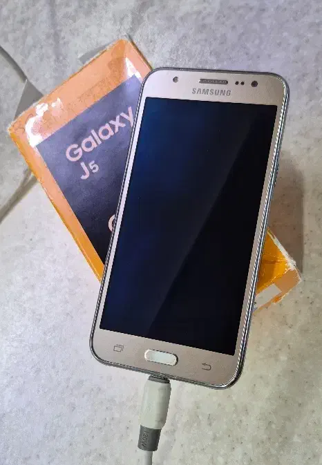 Samsung Galaxy j5|موبایل|پرند, فاز ۳|دیوار
