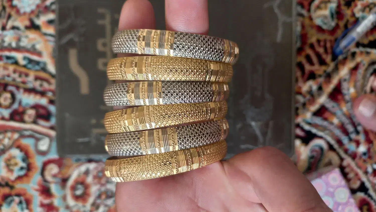 النگو و زنجیر طلا|جواهرات|پرهسر, |دیوار