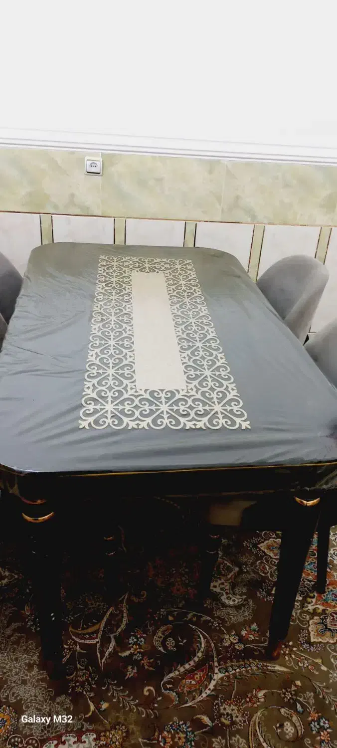 میز غذا خوری شیش نفره در حد نو|میز و صندلی غذاخوری|بیکاه, |دیوار