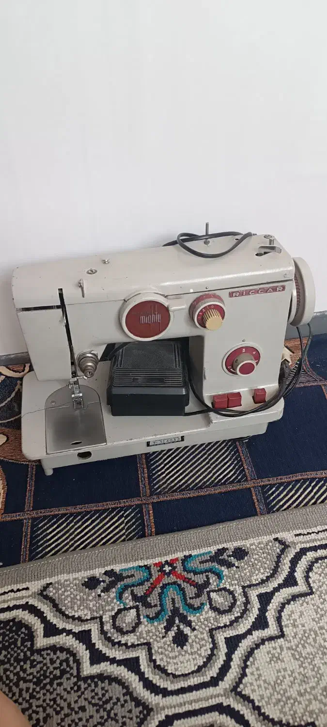 چرخ خیاطی با میز|چرخ خیاطی و ریسندگی|رباط‌کریم, شهرک صنعتی نصیرآباد|دیوار