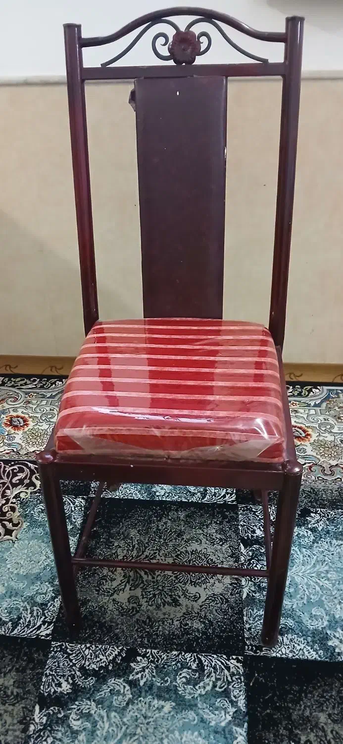 صندلی|صندلی و نیمکت|قم, دروازه ری|دیوار