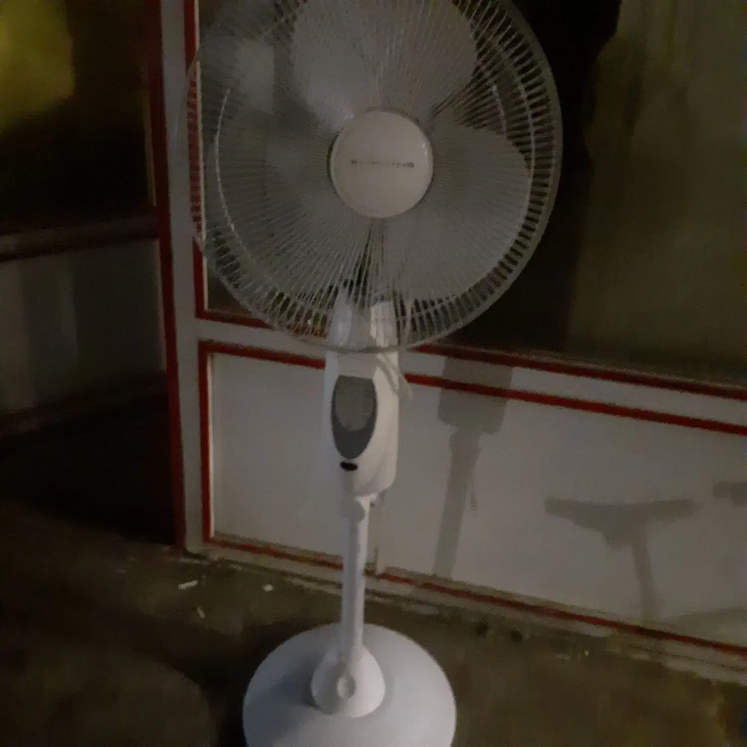 پنکه برقی آریستون پایه فلزی موتور آلمان سالم|پنکه و تصفیه‌کنندهٔ هوا|ارومیه, |دیوار