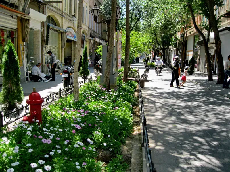 فروشندگی در فروشگاه کیف و کفش|استخدام بازاریابی و فروش|تبریز, |دیوار