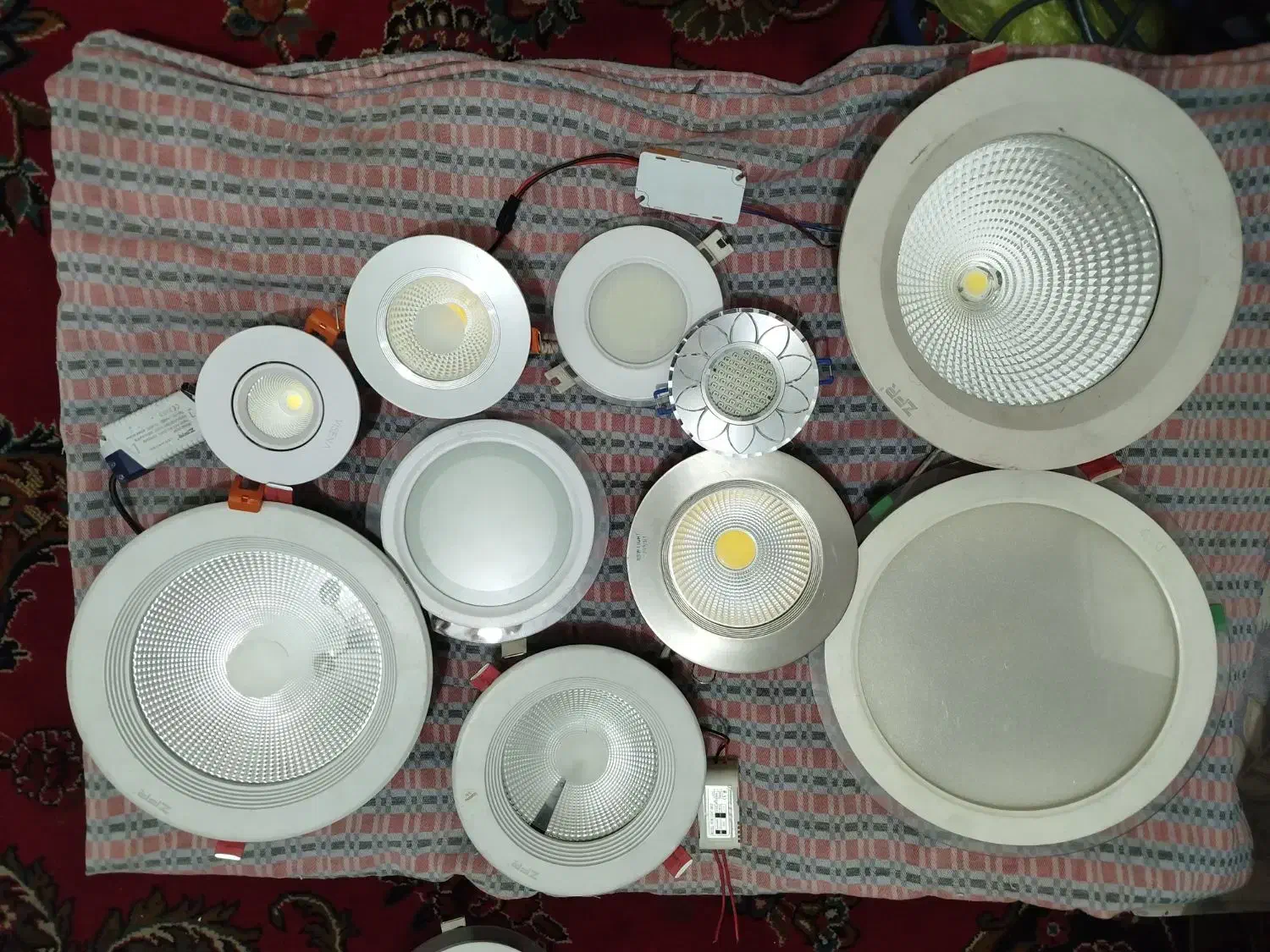 لامپ هایه کم مصرف ال ای دی مناسب بوتیک و مغازه|لامپ و چراغ|تهران, جنتآباد مرکزی|دیوار