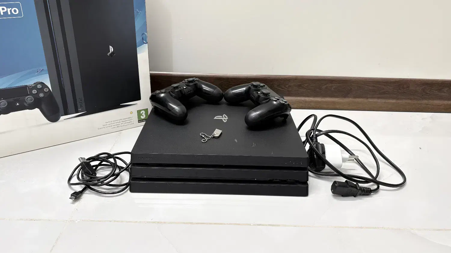 Ps4 pro|کنسول، بازی ویدئویی و آنلاین|اصفهان, احمدآباد|دیوار