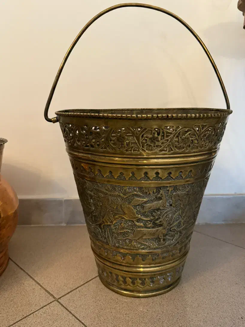 سطل برنجی قدیمی / آنتیک|کلکسیون اشیاء عتیقه|تهران, شهرک امید|دیوار