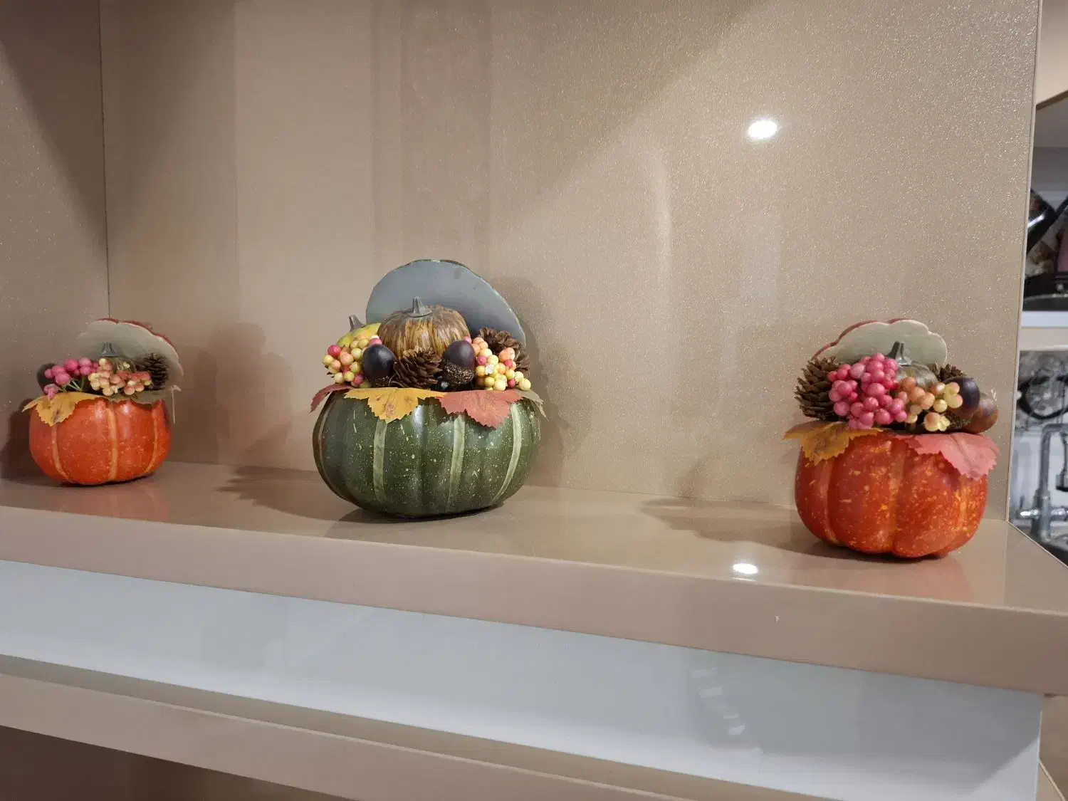 تعدادی دکوری|صنایع دستی و سایر لوازم تزئینی|قم, شهید صیاد شیرازی|دیوار