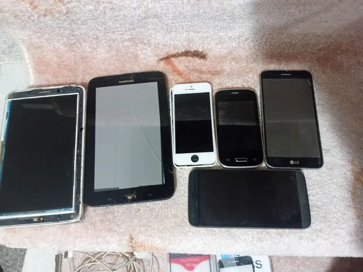 لوازم گوشی در حد سالم واوراقی همشون ۲تومان|تبلت|ارومیه, |دیوار