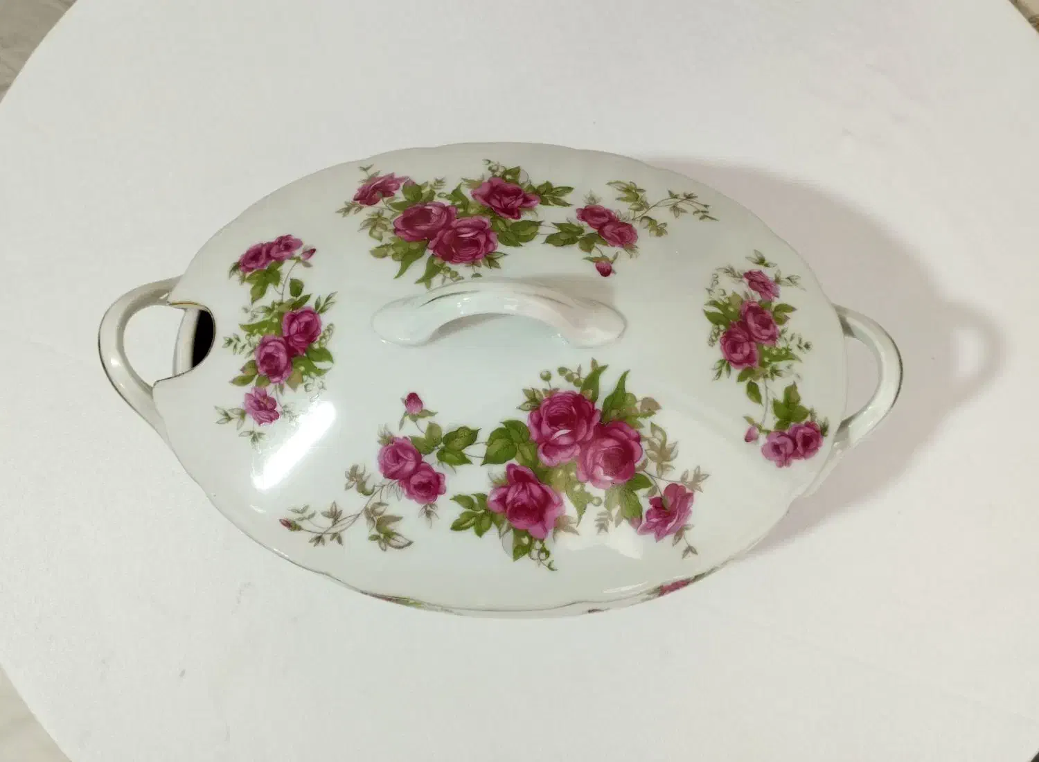 گلسرخی. ورق بزنید|ظروف سرو و پذیرایی|اندیشه, اندیشه فاز ۲|دیوار