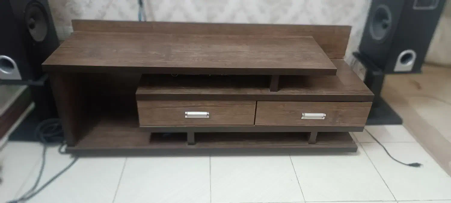 میز تلویزیون برای تلویزیونهای ۵۰ تا ۵۵|میز تلویزیون|ری, صالح آباد جنوبی (باغ رضوان)|دیوار