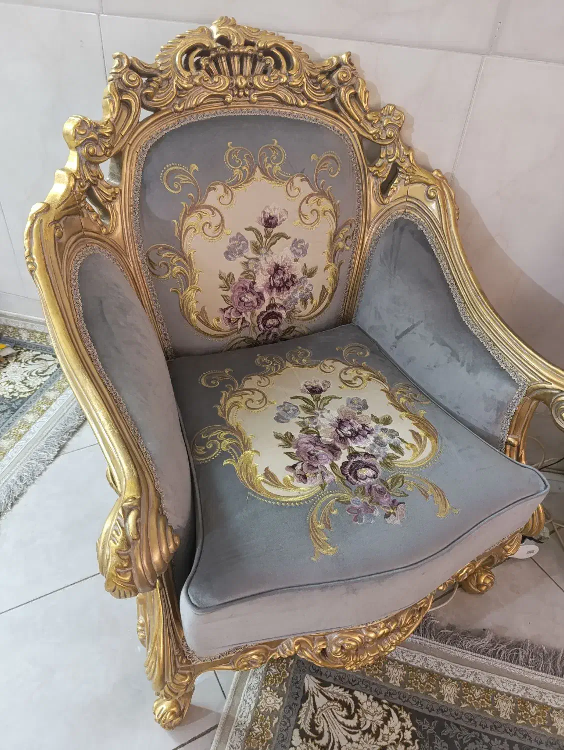 مبل سلطنتی 9نفره|مبلمان خانگی و میز عسلی|قم, نیروگاه|دیوار