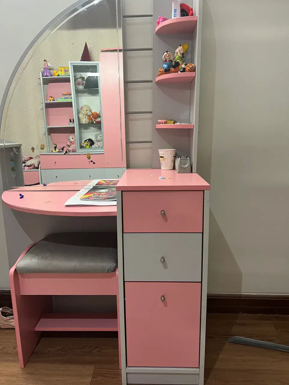 سرویس خواب دخترانه آپادانا|تخت و سرویس خواب|اصفهان, هزارجریب|دیوار