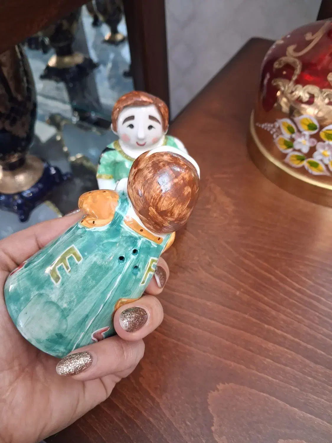 مجسمه مینیاتوری قدیمی نونو|کلکسیون اشیاء عتیقه|ملارد, |دیوار