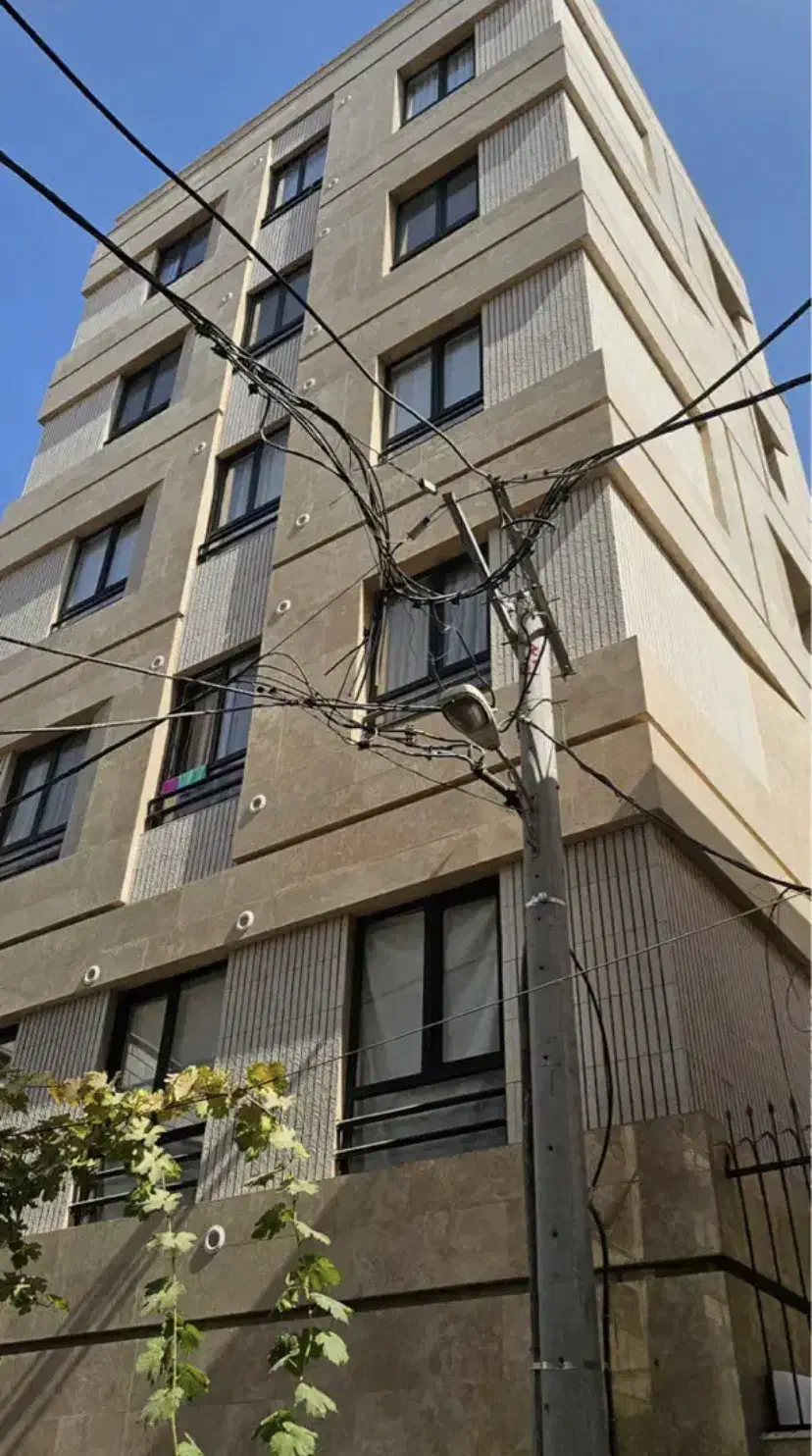 ۱۰۰ متر سرمایه گذاری ، بر اصلی|فروش آپارتمان|قروه, |دیوار