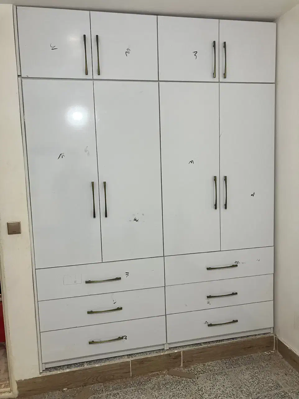 ساخت انواع کابینت کمد دیواری و تخت تاشو دارابی|جاکفشی، کمد، دراور|خرم‌آباد, |دیوار