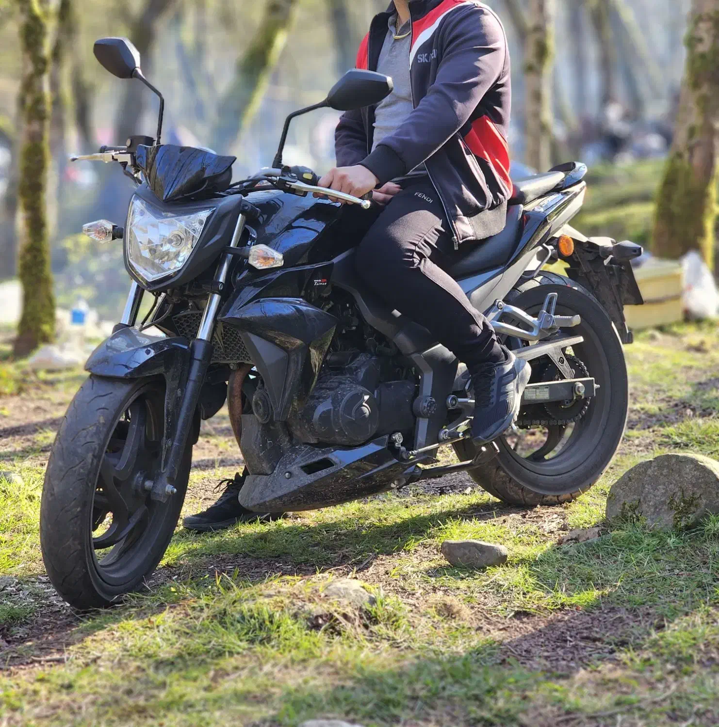 لاکی ۲۵۰ مدل ۱۴۰۰ تایوان در حد ۸۰۰۰ کار|موتورسیکلت|بندر انزلی, معلم|دیوار