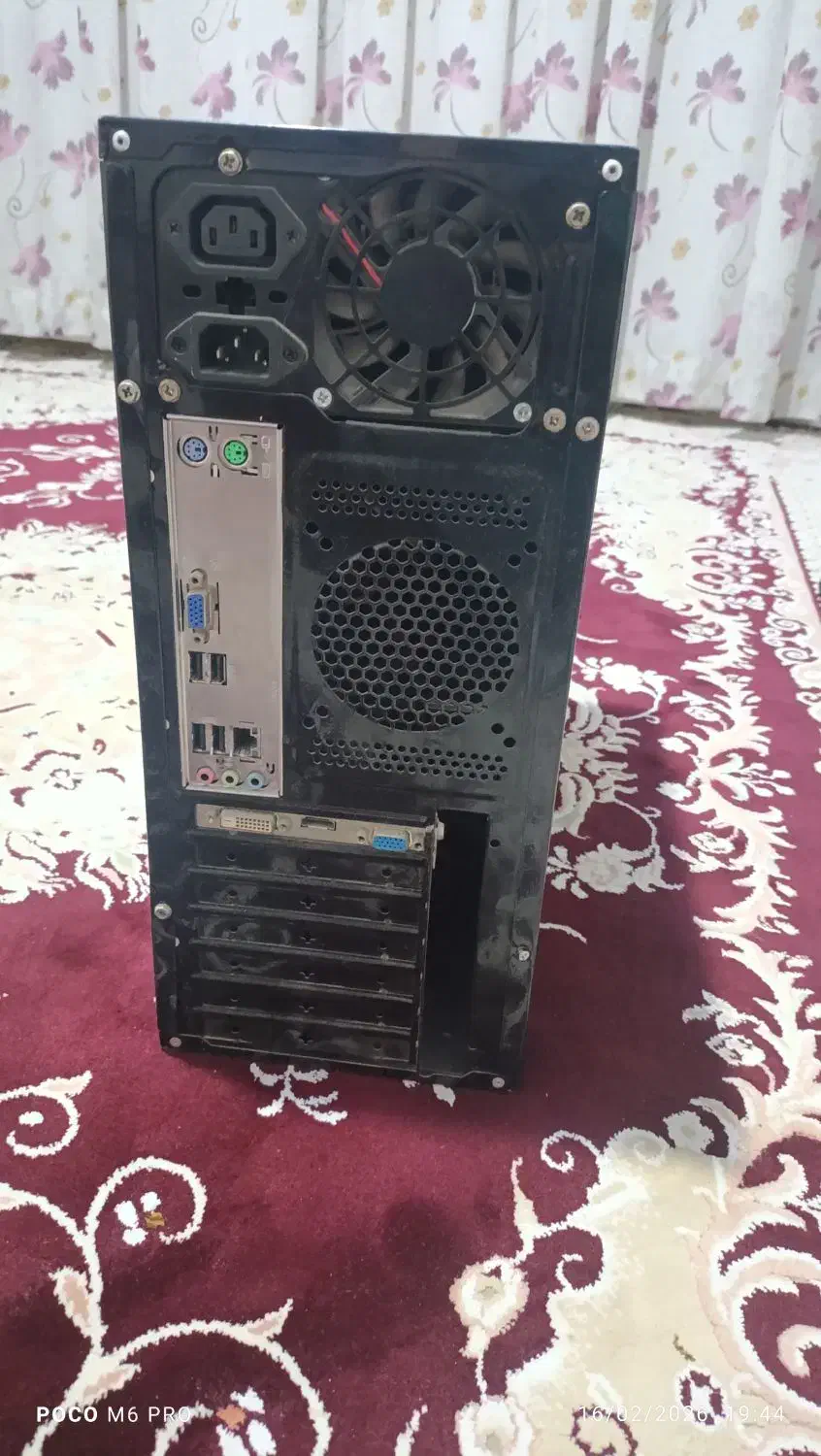 کامپیوتر|رایانه رومیزی|بومهن, |دیوار