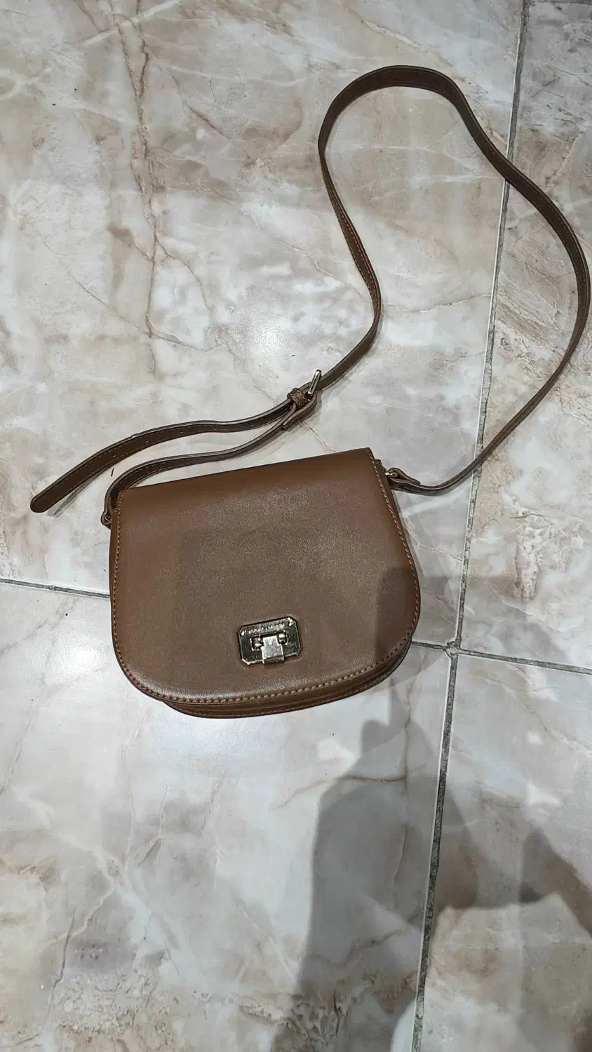 کیف|کیف، کفش، کمربند|آمل, |دیوار