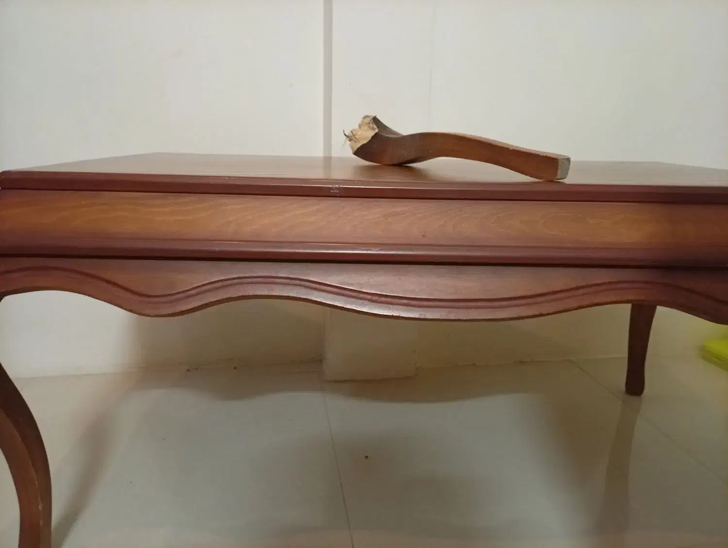 میز تمام چوب|میز و صندلی غذاخوری|مشهد, کوثر|دیوار