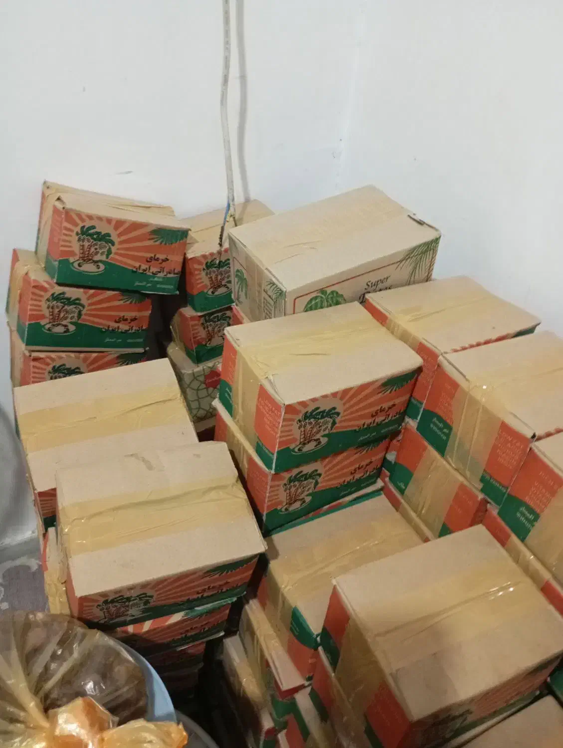 خرما خاصوی تمیز|خوردنی و آشامیدنی|جم, |دیوار