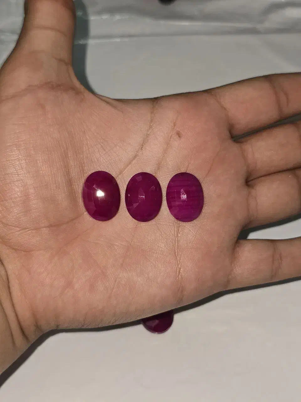 یاقوت|جواهرات|نیشابور, بنیاد شهید|دیوار