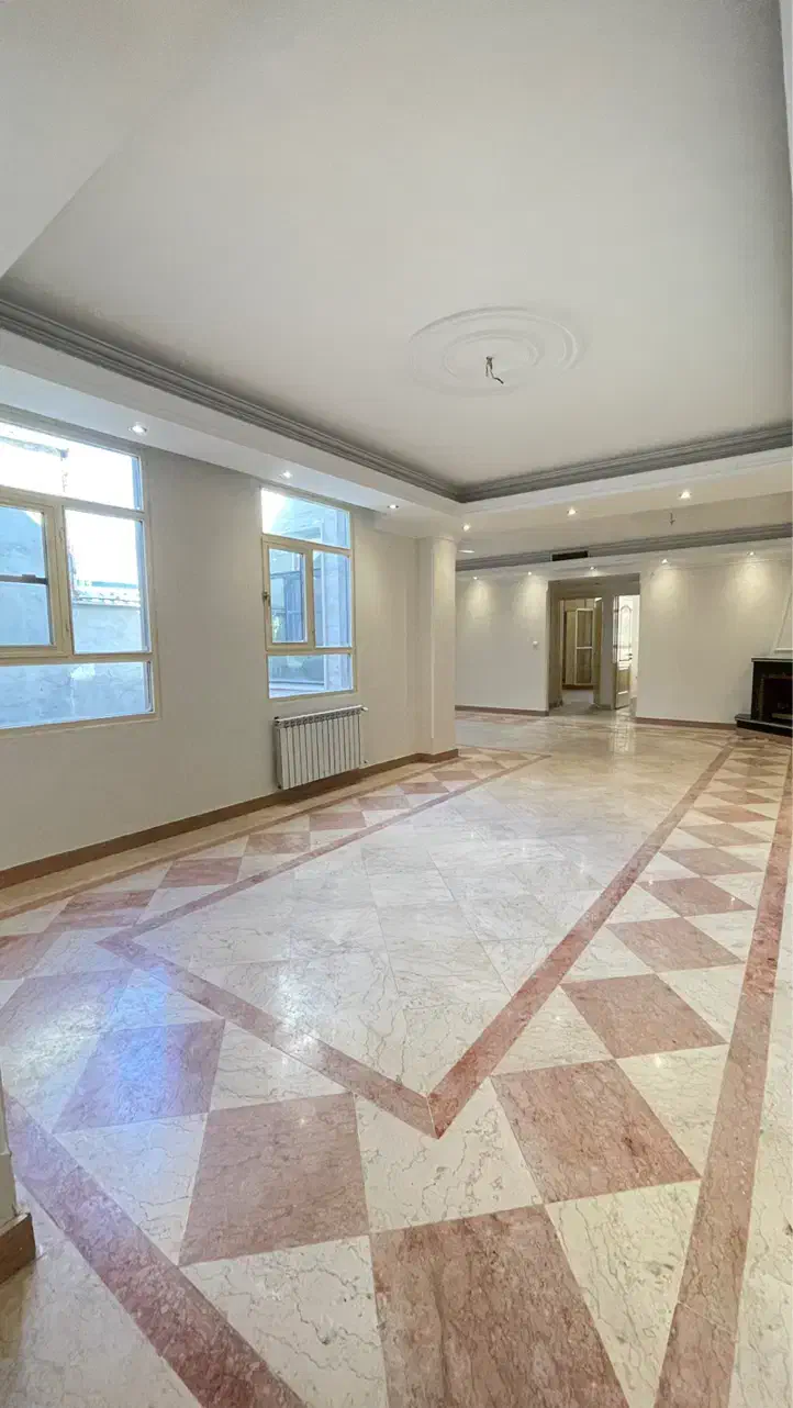 ۱۲۰متر همیلا/۲خواب بزرگ/سالن سه جهت پرده خور