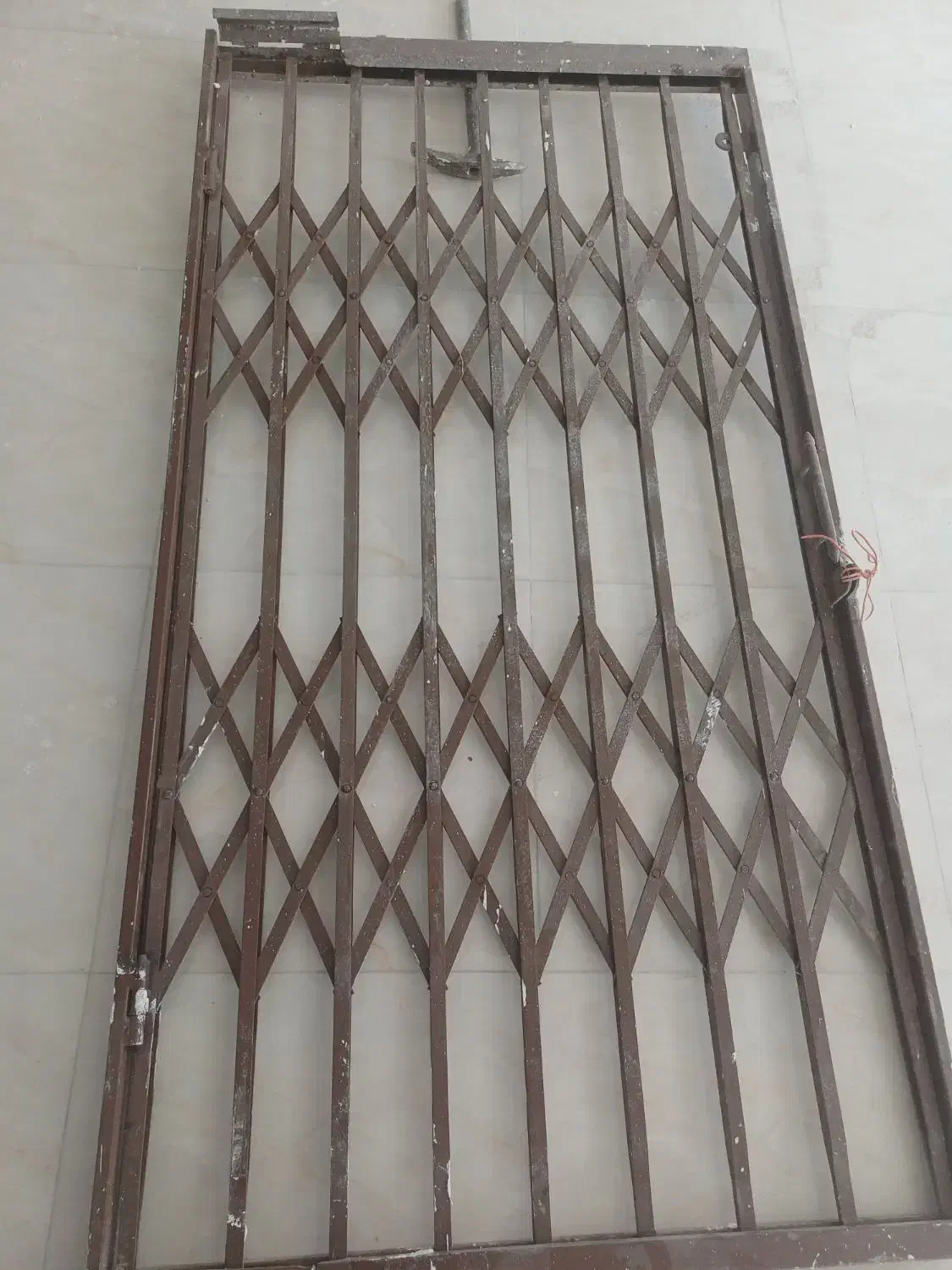 درب آکاردئون تمیز،محکم و ضد سرقت|مصالح و تجهیزات ساختمان|هشتگرد, فاز ۱ مهستان|دیوار