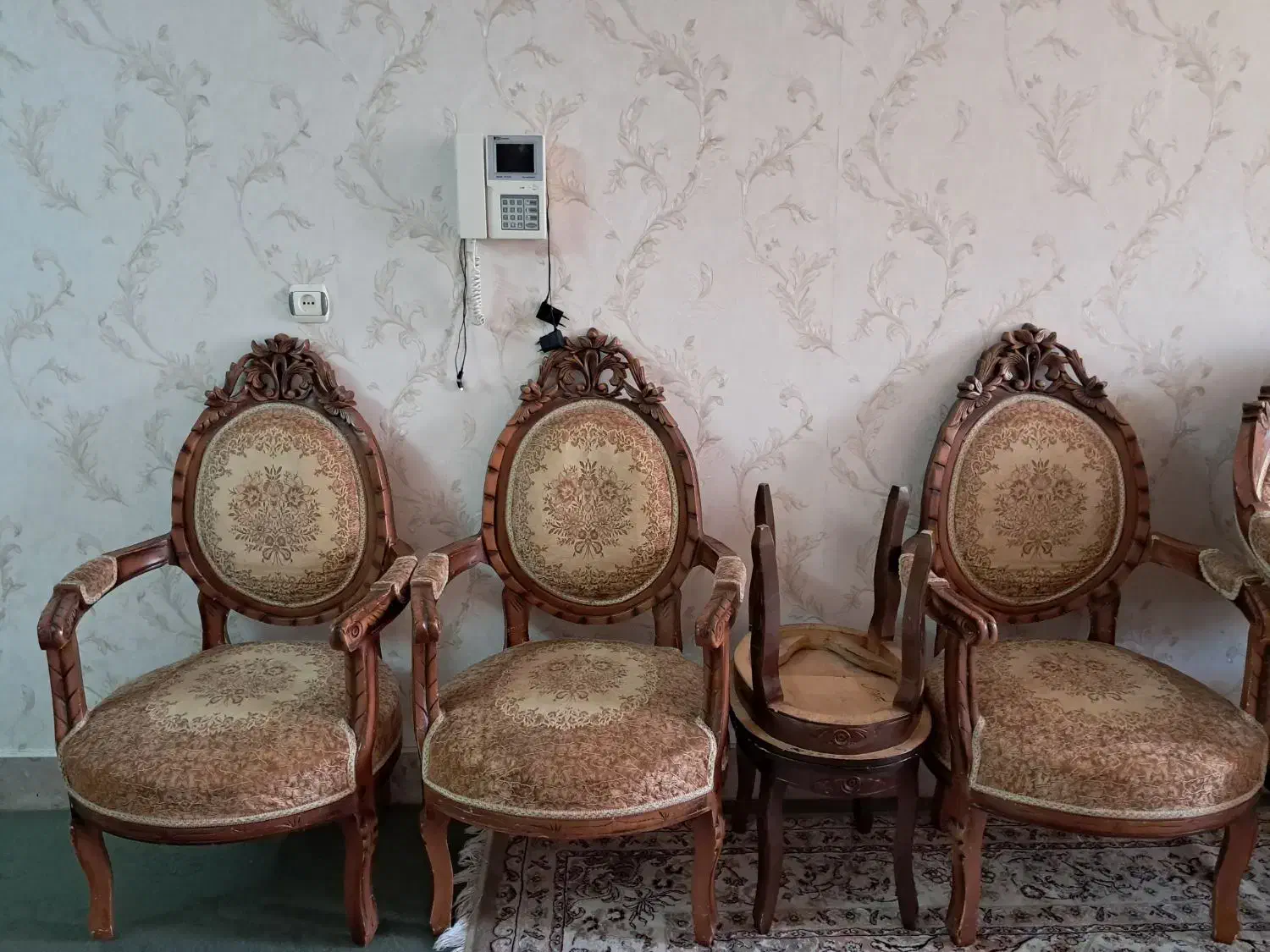 مبل کلاسیک ۹نفره میزوگل میز ندارد|مبلمان خانگی و میز عسلی|شیراز, شهرک مهدیه|دیوار