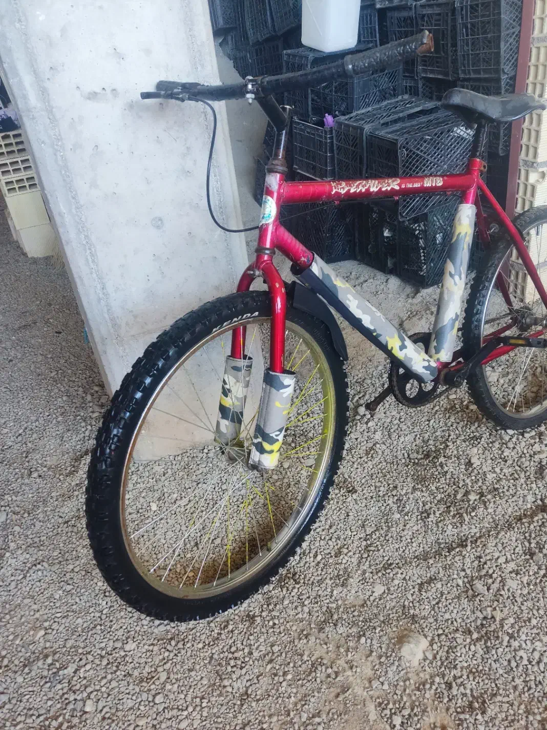 دوچرخه|دوچرخه، اسکیت، اسکوتر|بروجن, |دیوار