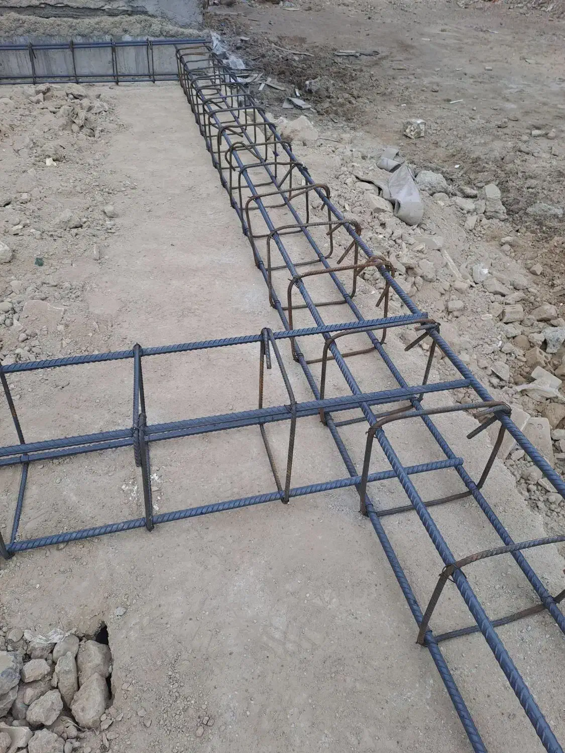 آرماتوربندی ، فونداسیون سوله،سبدی و خم کردن میلگرد|خدمات پیشه و مهارت|اهواز, کوی مهدیس|دیوار