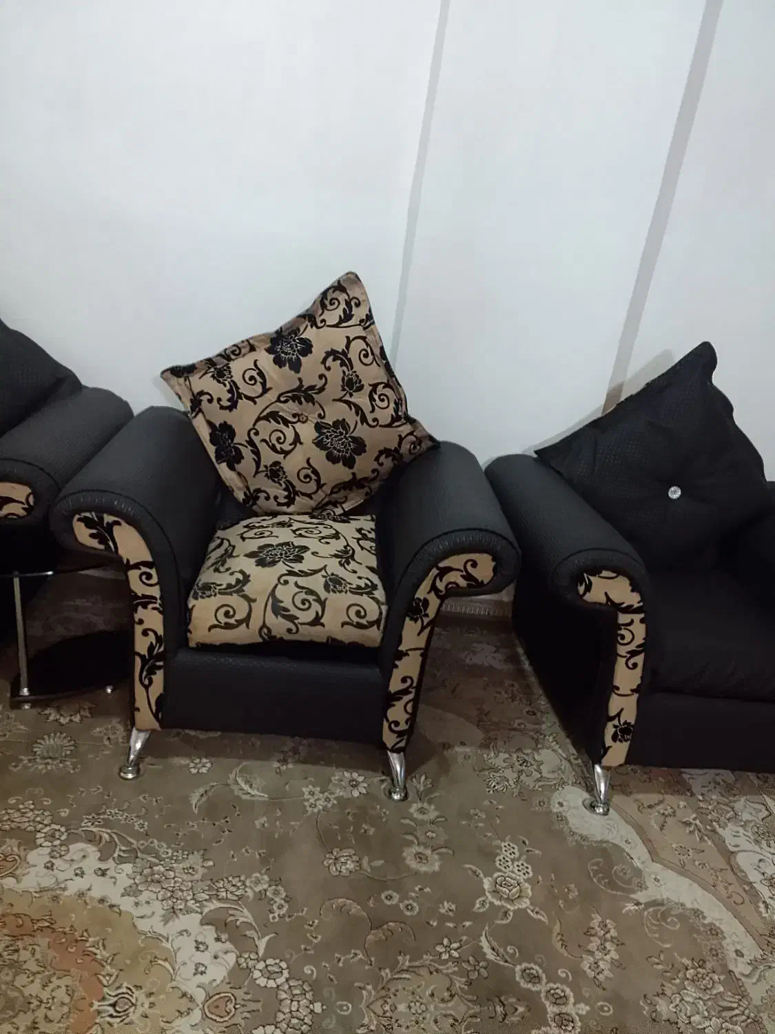 مبل 7نفره چرم سالم|مبلمان خانگی و میز عسلی|اشترینان, |دیوار