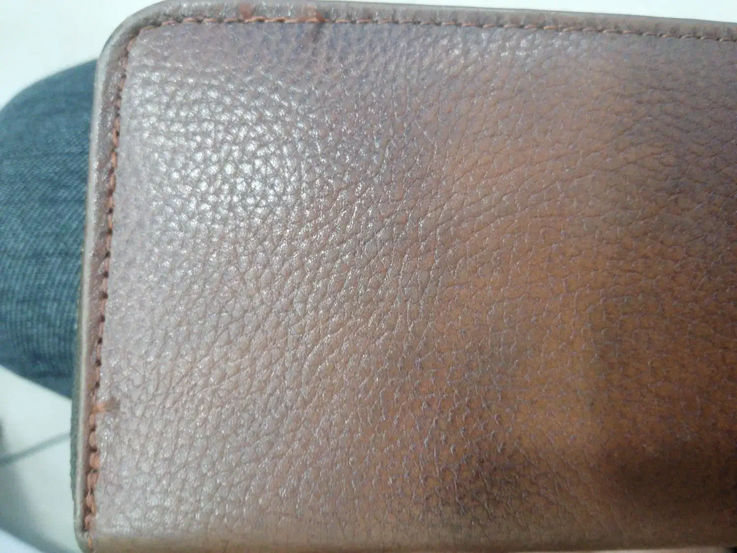 کیف مدارک گمشده|اشیا|اهواز, کمپلو جنوبی|دیوار