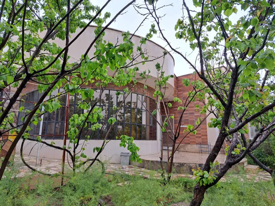 اجاره ویلا پلاک دوم 170متری باغ بهادران|اجارهٔ خانه و ویلا|باغ بهادران, |دیوار