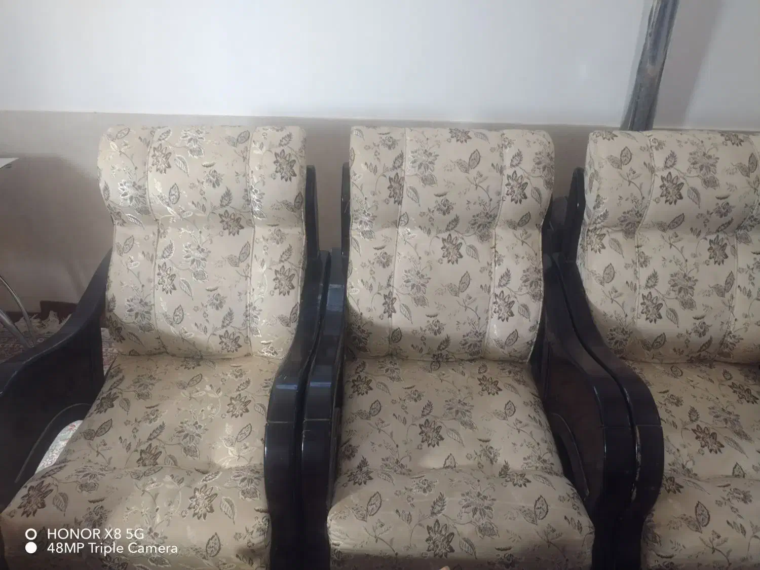 مبل ها سالم فقط نیاز به تمیز کردن داره|مبلمان خانگی و میز عسلی|کوهپایه, |دیوار