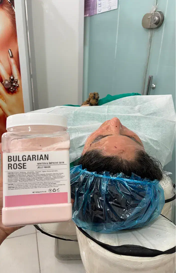 فیشیال و پاکسازی صورت جشنواره یلدایی|خدمات آرایشگری و زیبایی|شیراز, شهرک مهدیه|دیوار