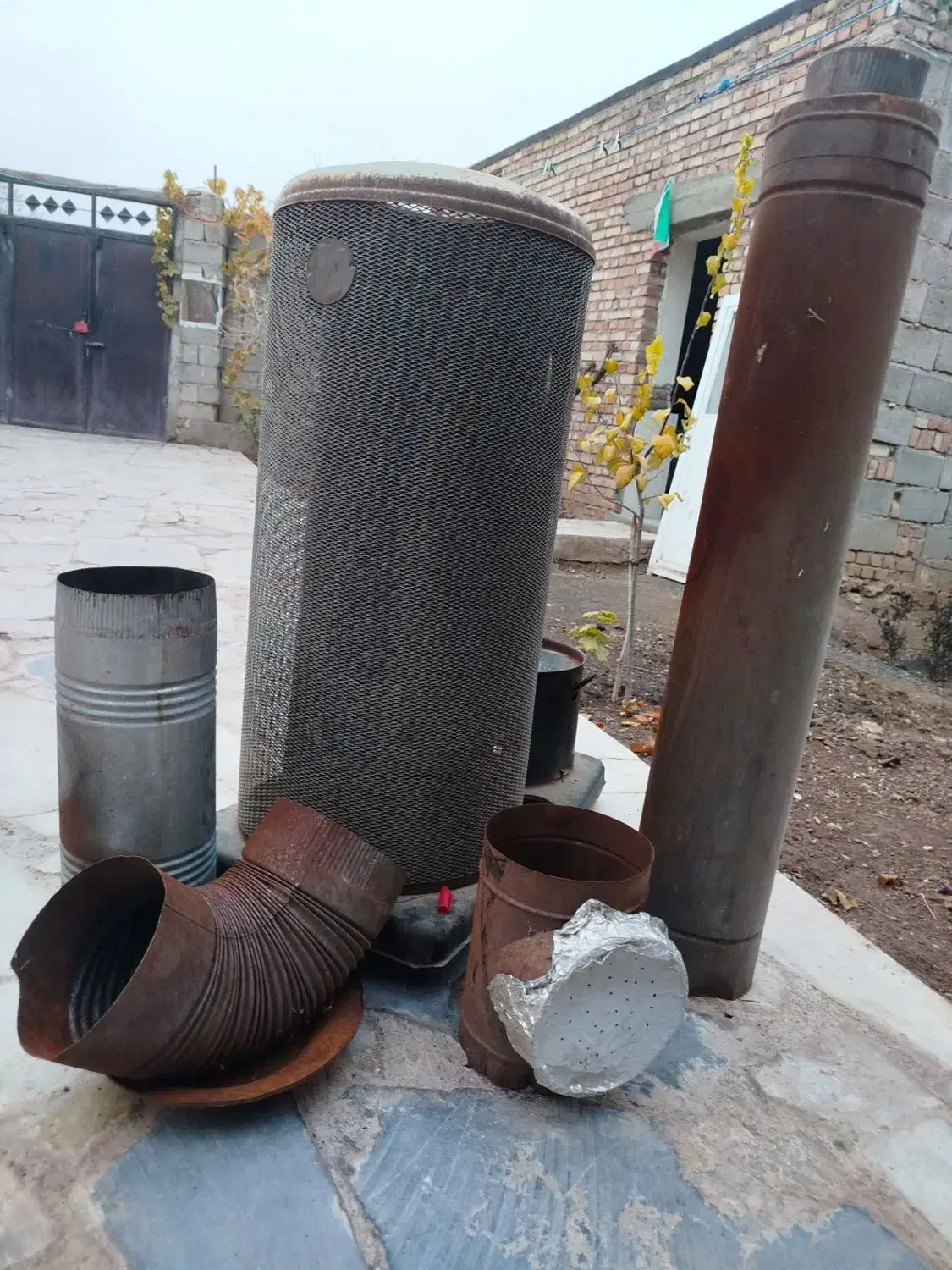 آب گرمکن،پنجره،سینک استیل،بخاری نفتی،رینگ پژو|مصالح و تجهیزات ساختمان|شوط, |دیوار