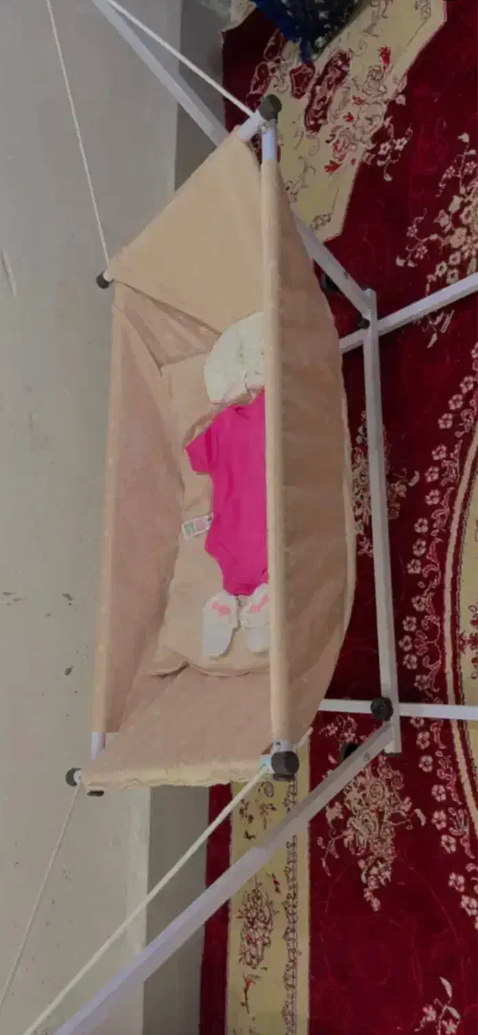 گهواره|تخت و سرویس خواب|بندر دیر, |دیوار