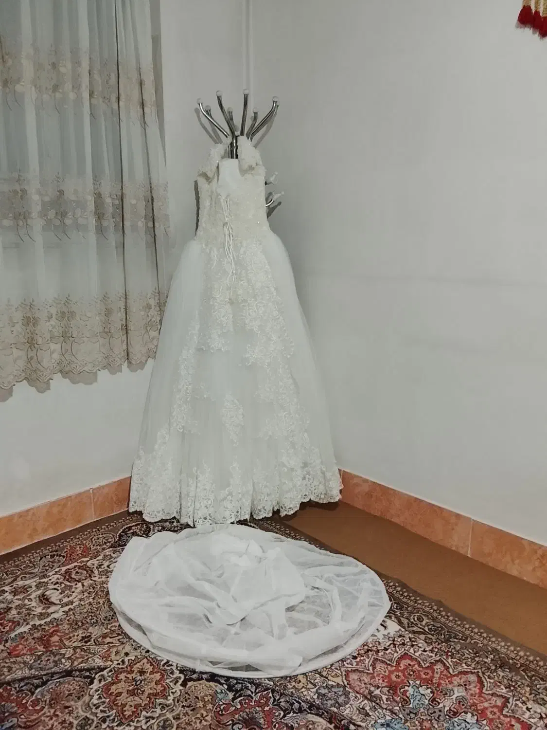 لباس عروس|لباس|دورود, |دیوار