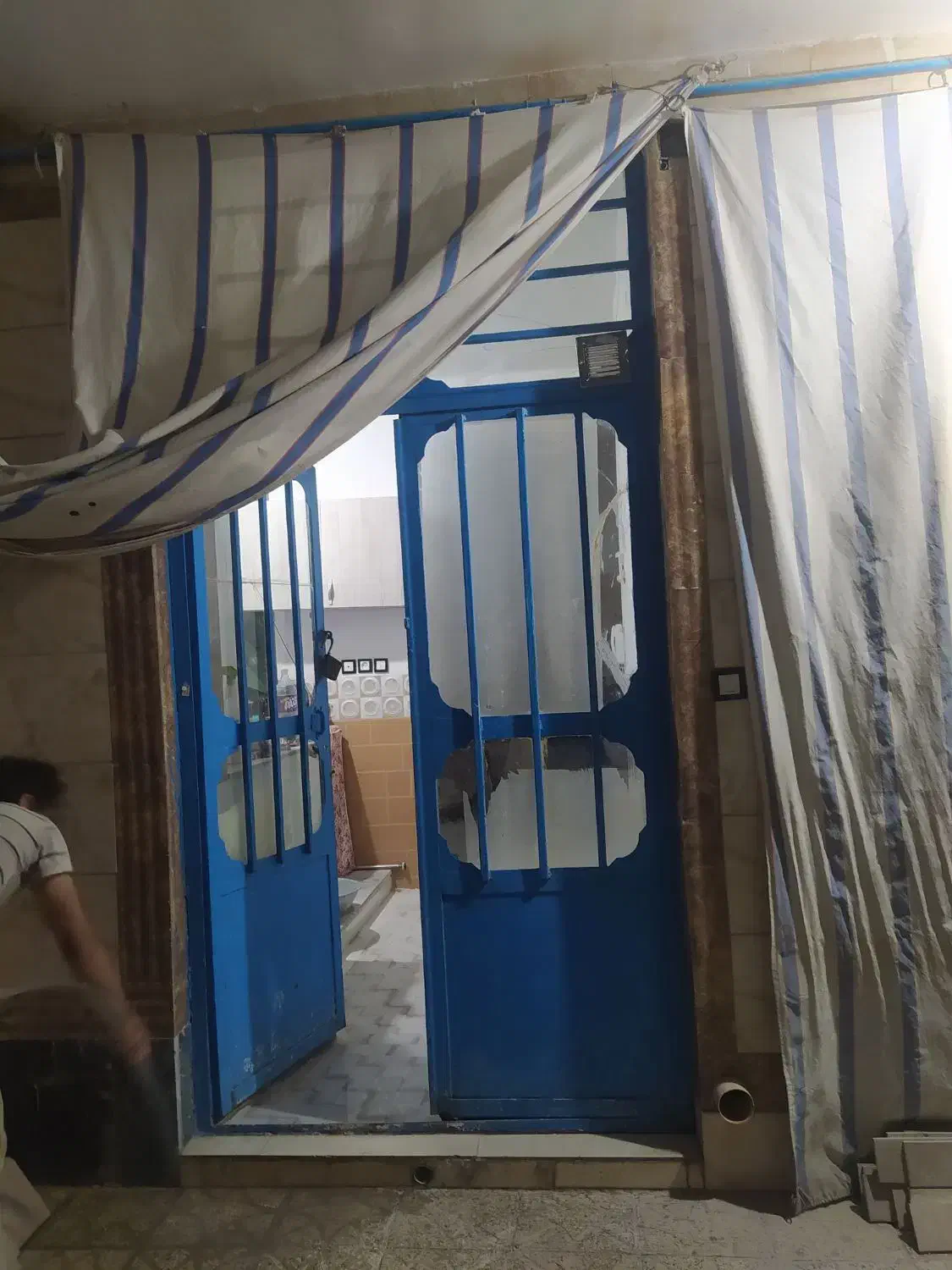 فروش درب منزل|مصالح و تجهیزات ساختمان|مرودشت, ثبت احوال|دیوار