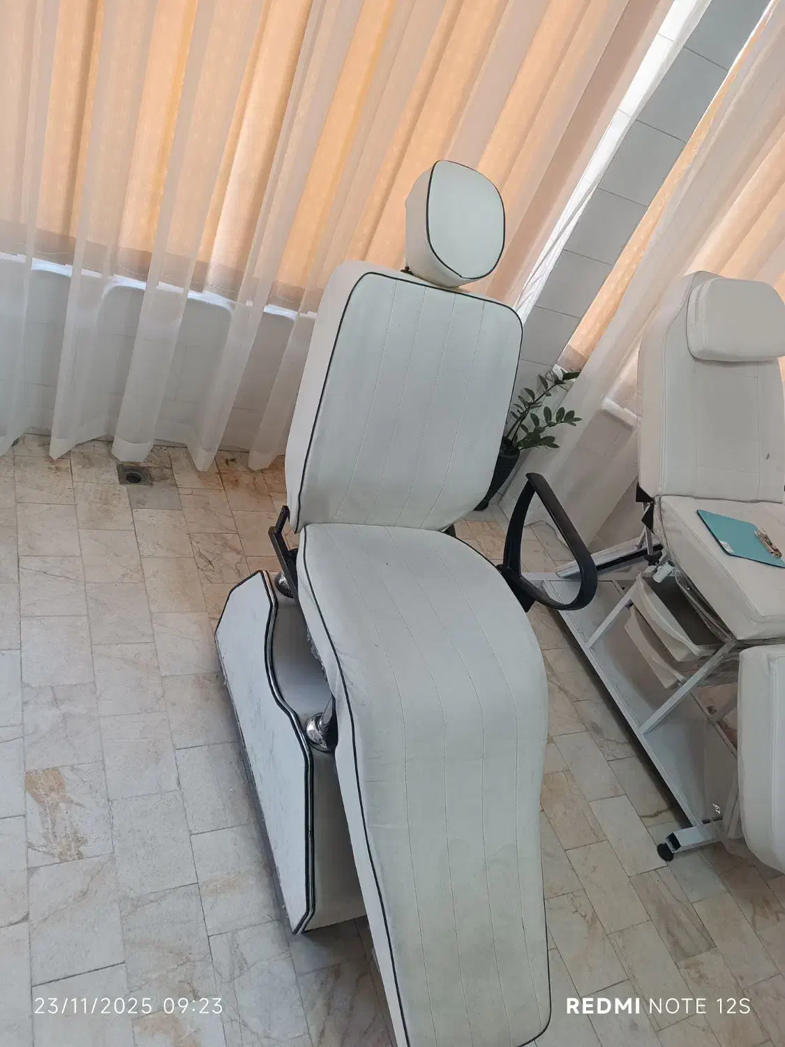 صندلی اصلاح ومیکاپ 2 تومن|آرایشگاه و سالنهای زیبایی|نجفآباد, باغ نو|دیوار